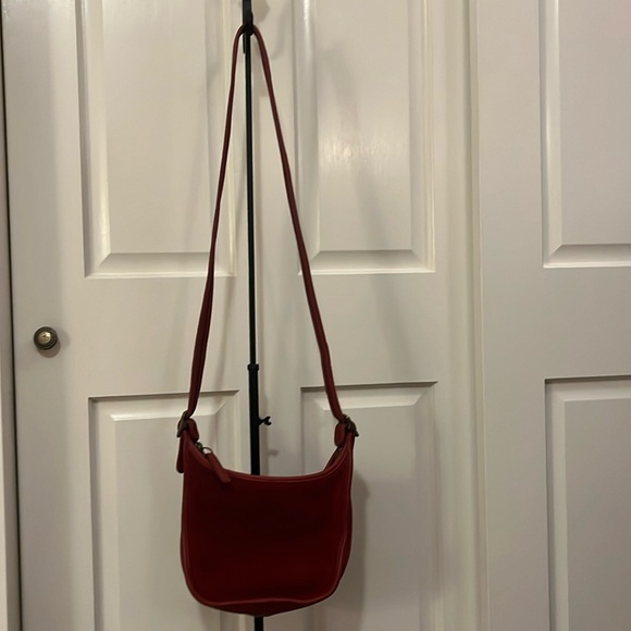 Coach Handbags - Vintage Coach shoulder bag